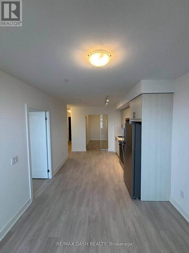 Photo du bâtiment - 2545-2545 Simcoe St N