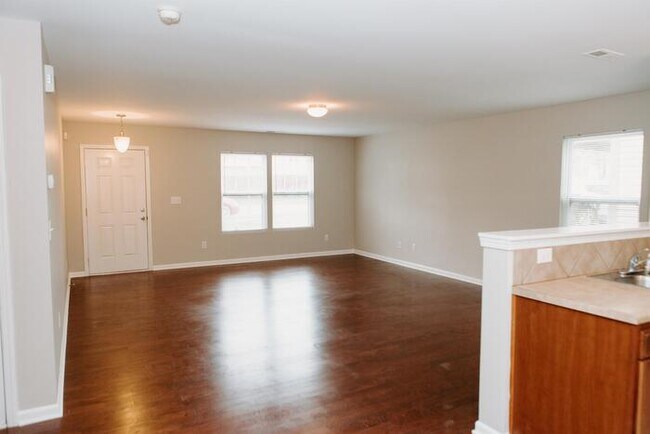 Building Photo - 1327 Phil O'Neil Dr