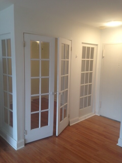 Jr. BR with Attached Bath - 1121 ARLINGTON Blvd