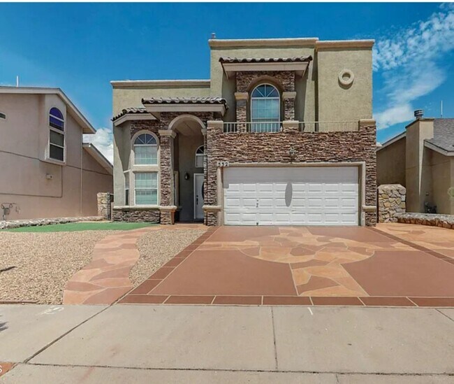 Building Photo - 4 BEDROOM 3 BATHROOM HOME! fully remodeled...