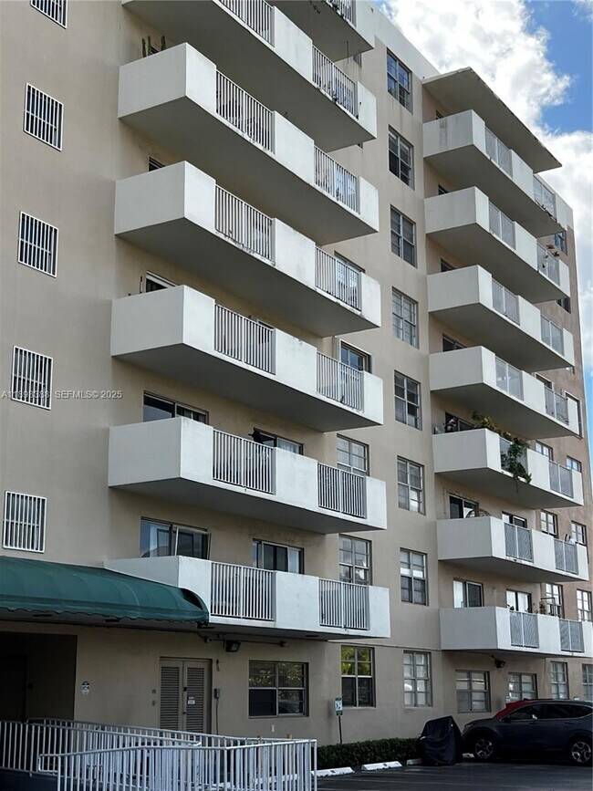 Foto del edificio - 1455 N Treasure Dr