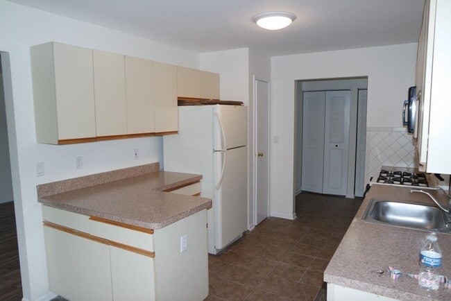 Foto del edificio - 72 Riverview Ct