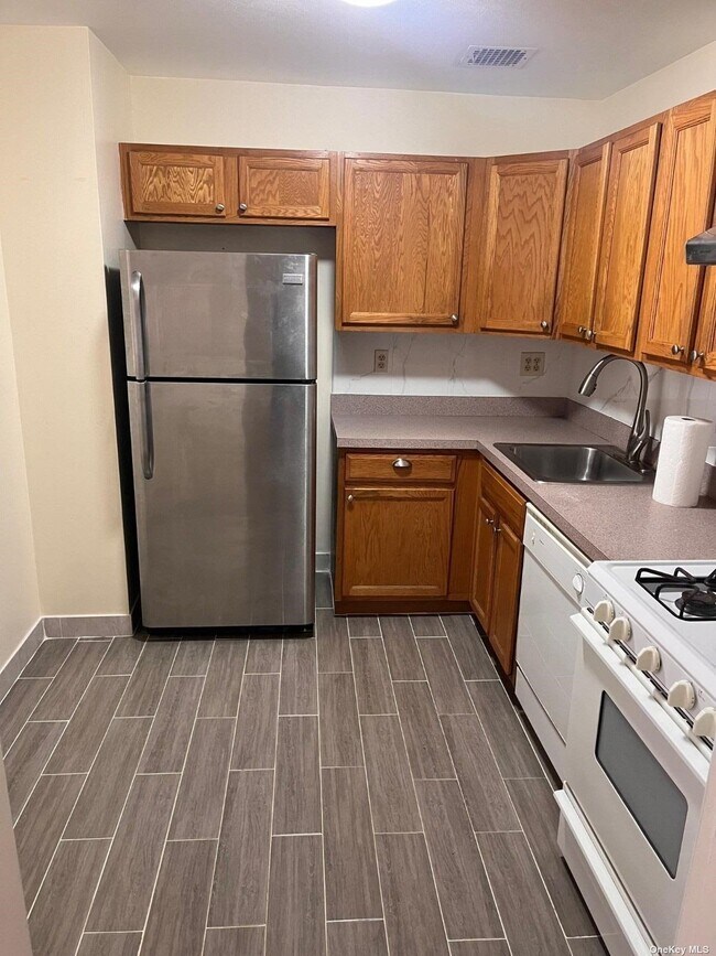 Foto del edificio - 82-19 Country Pointe Cir