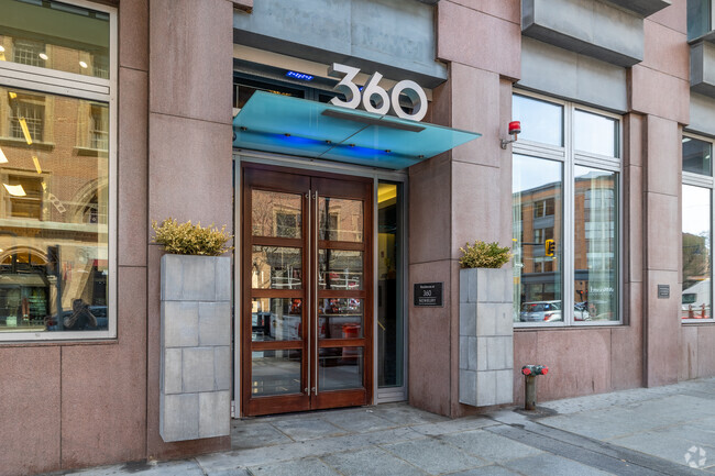 Entrance - 360 Newbury St
