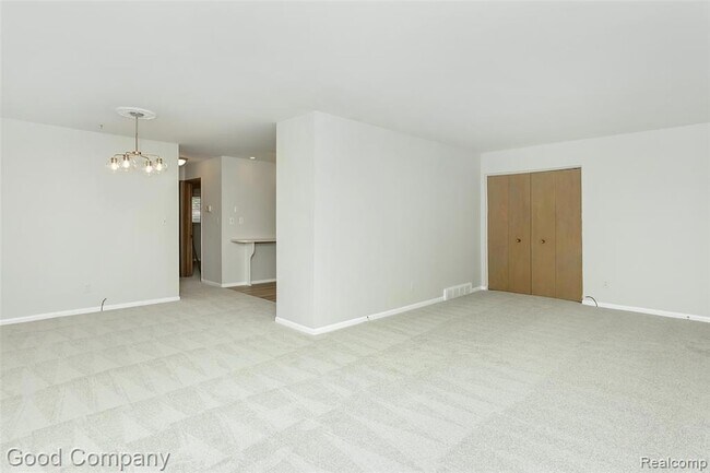 Foto del edificio - 946 N Adams Rd