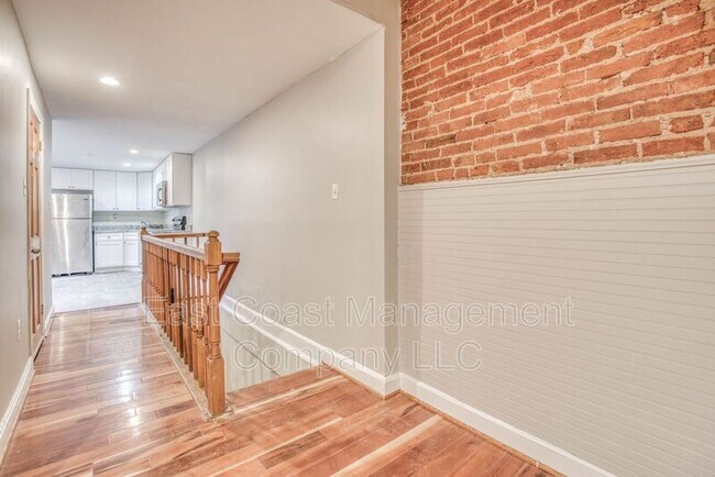 Building Photo - 132 S Washington St