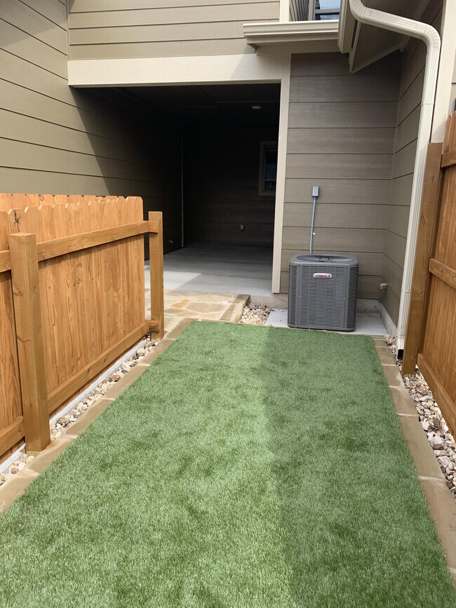 Foto del edificio - 7607 Stonehollow