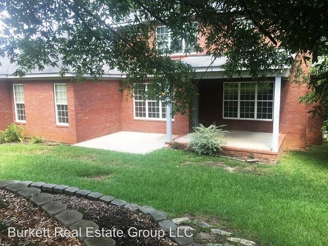 Building Photo - 4 br, 2.5 bath House - 5079 Wells Dr.