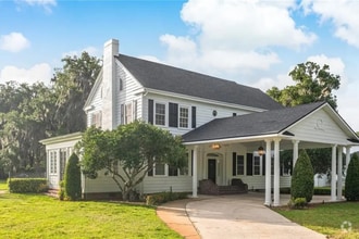 Building Photo - 5240 Alleman Dr