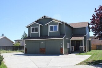 Building Photo - 404 River Ave