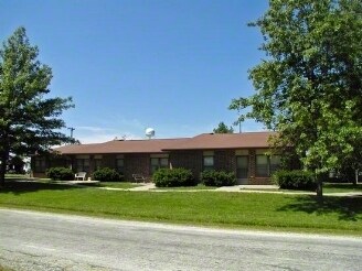 Primary Photo - 208 Broadway Ave