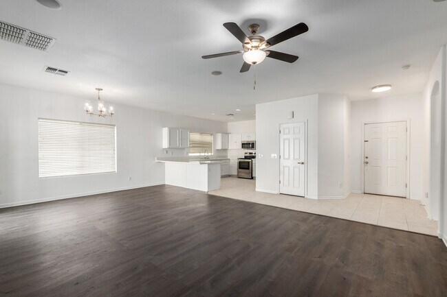 Foto del edificio - 17762 W Rimrock St