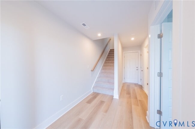 Building Photo - 9438 Alquist St