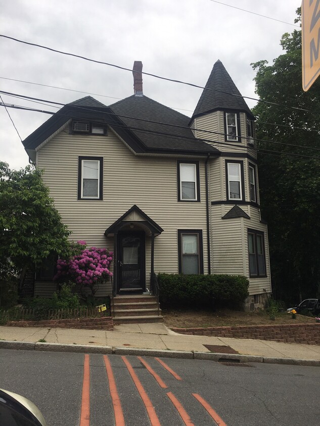 Primary Photo - 15 Conway St