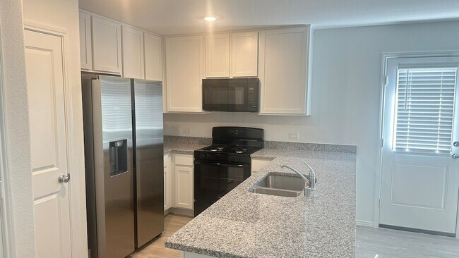 Foto del edificio - 3420 Flicker Ln