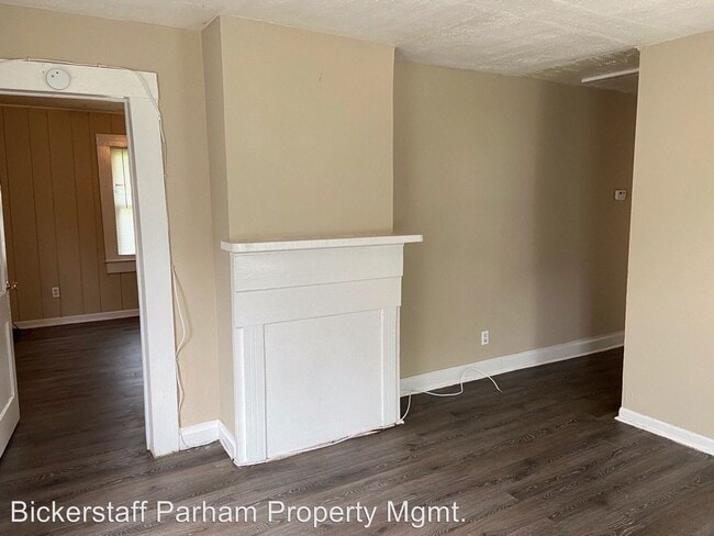 Building Photo - 2 br, 1 bath House - 2406 Clover Lane