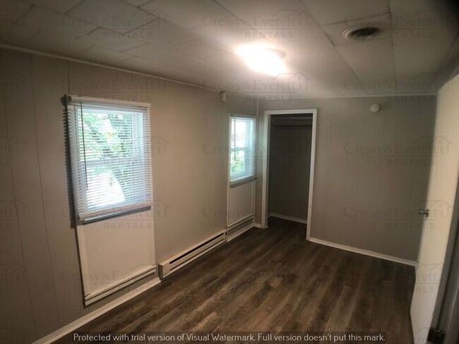 Building Photo - Spacious 3 Bedroom in Paw Paw