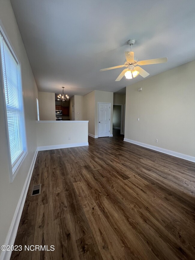 Building Photo - 3011 Pauline Ln