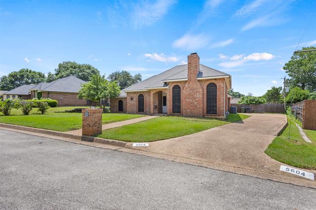 Primary Photo - 5604 Paddockview Dr