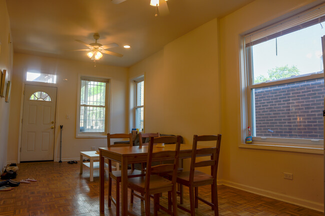 808 S. Loomis St, Apt 1R, 2R - Living / Dining Room - Harris Point Chicago