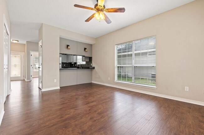 Foto del edificio - 2033 Post Oak Ct