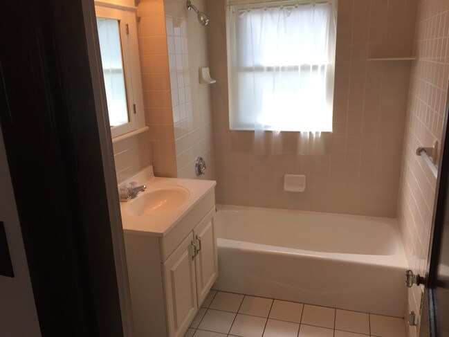 Baño - 103 Barnes Ave