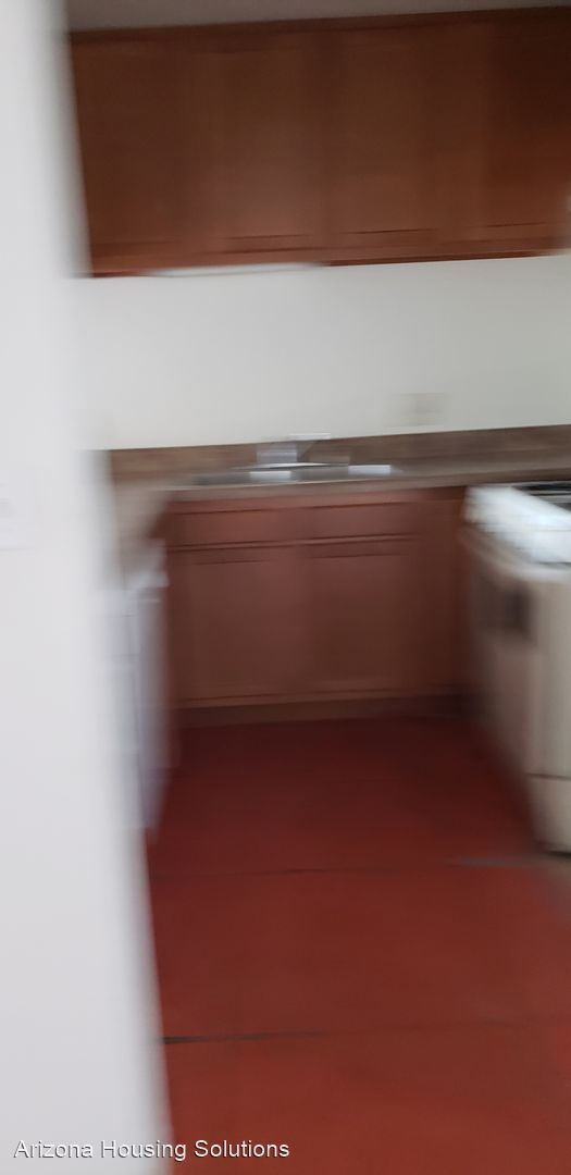 Foto del edificio - 3 br, 2 bath House - 810 S. Langley Ave. #104