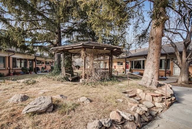Building Photo - 12820 Willow Ln