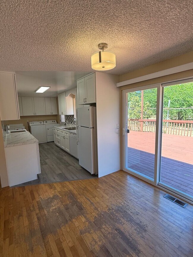 Foto del edificio - Port Townsend 3 bedroom 2 bath with large ...