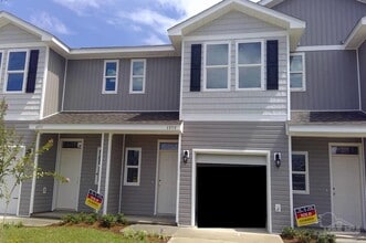 Building Photo - 6090 Royal Port Ct