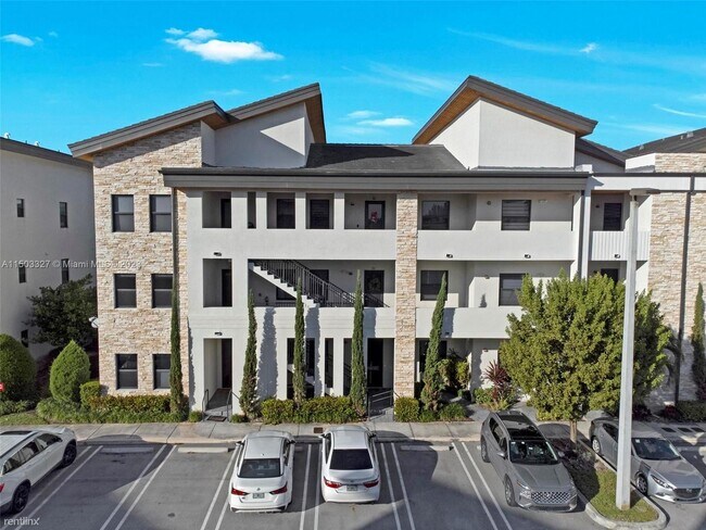 Foto del edificio - 3 br, 2 bath House - 7855 NW 104th Ave Apt 21