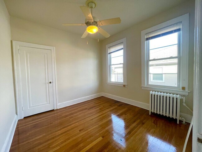 Foto del edificio - 36-05 215th Pl