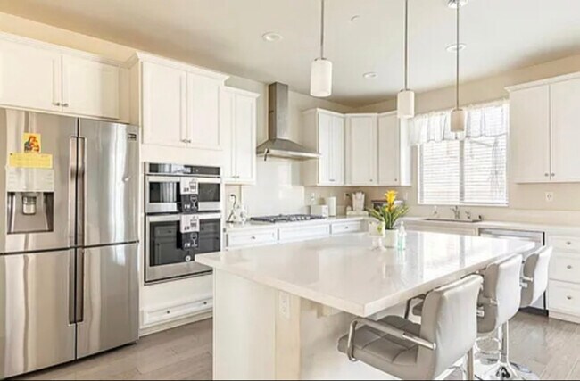 Foto del edificio - 7818 Poppy Ln