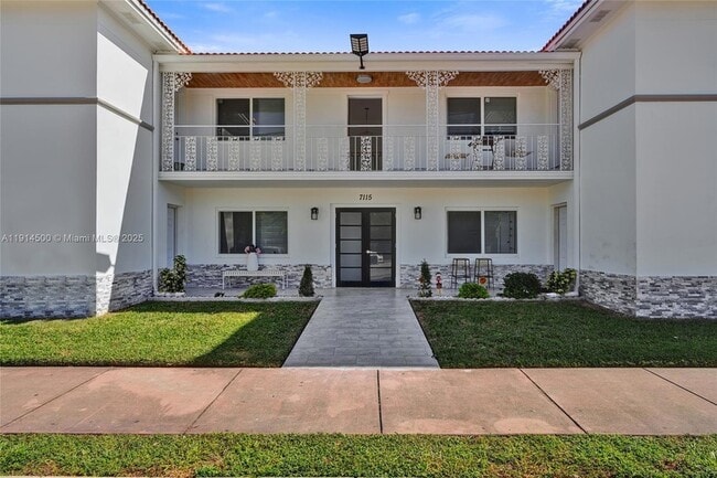 Photo - 7115 Rue Granville Apartment