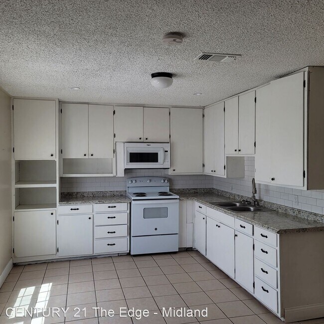 Building Photo - 2 br, 1 bath House - 2811 Roosevelt Ave.