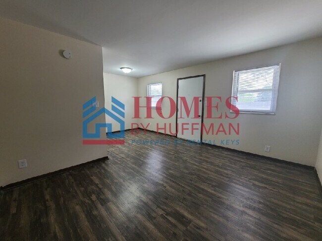 Foto del edificio - Westside One-Bedroom Upstairs Apartment