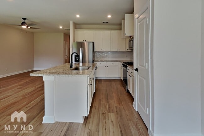 Building Photo - 6188 White Spruce Dr