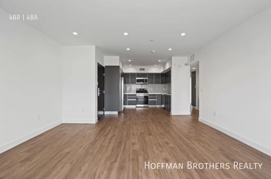 Primary Photo - 8457 Blackburn Ave Los Angeles, CA 90048