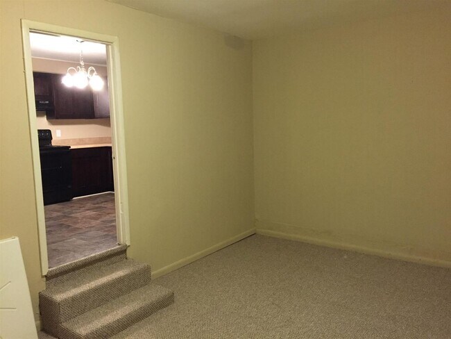 Foto del edificio - 4 Bedroom 2 Bath Home Available Immediately!