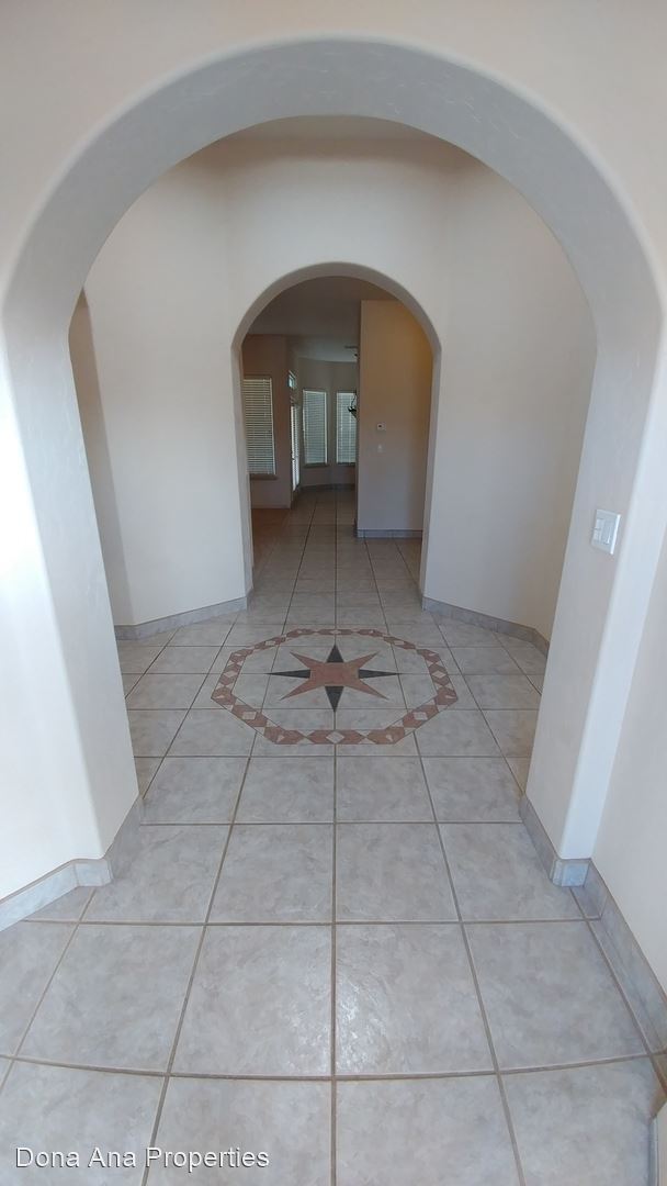 Building Photo - 4 br, 2.5 bath House - 521 Corona Del Campo