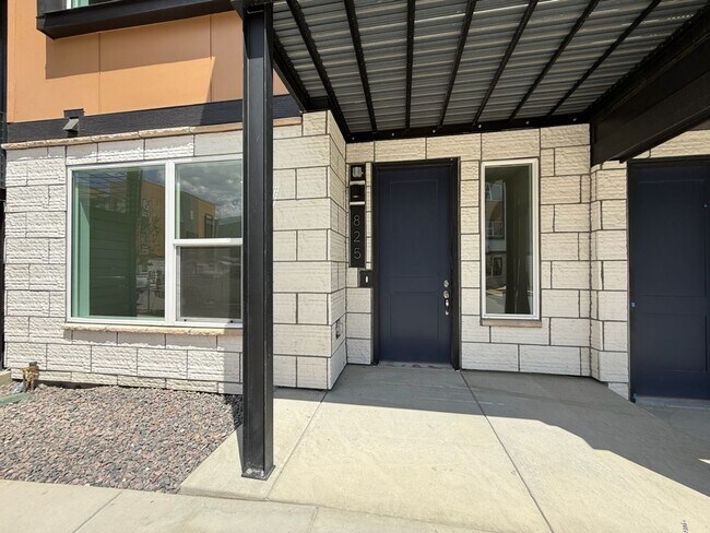 Foto del edificio - 825 Josephine Wy