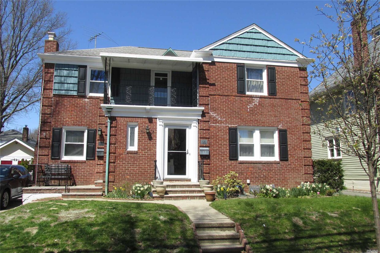 Primary Photo - 96 Verbena Ave