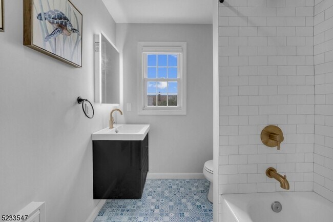 Foto del edificio - 634 Self Master Pkwy