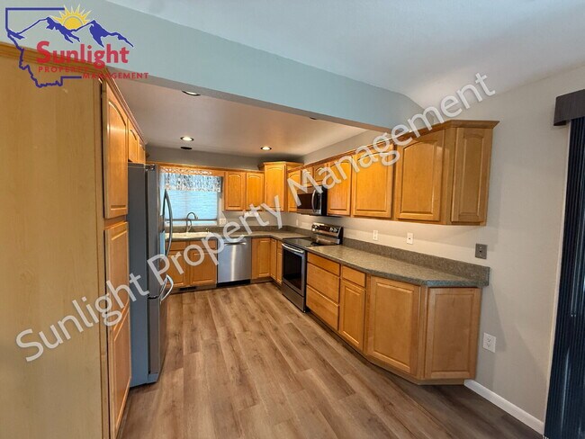 Foto del edificio - Spacious 4 Bed 3 Bath Home in Billings Hei...
