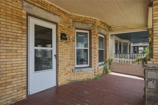 Foto del edificio - 1373 Thoreau Rd