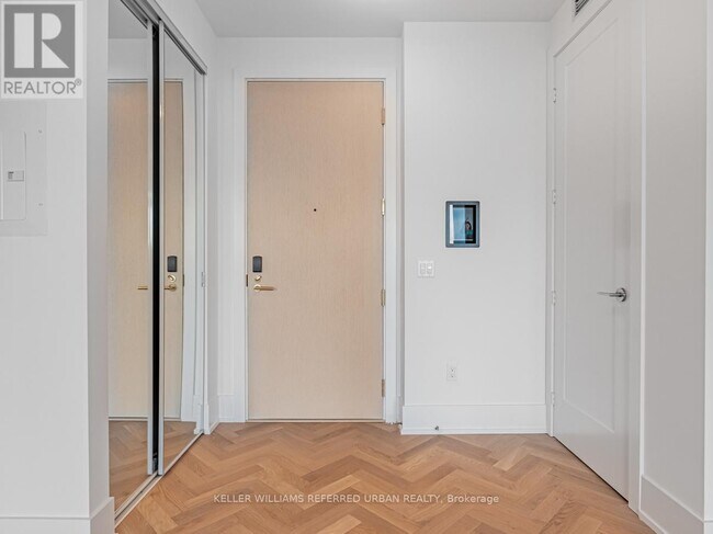 Photo du bâtiment - 480 Front St W