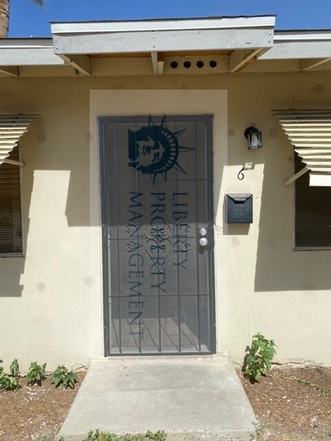 Building Photo - 6 E Stanislaus St