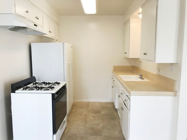 Foto del edificio - 943 N Louise St