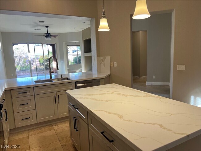 Foto del edificio - 104 Emerald Dunes Cir