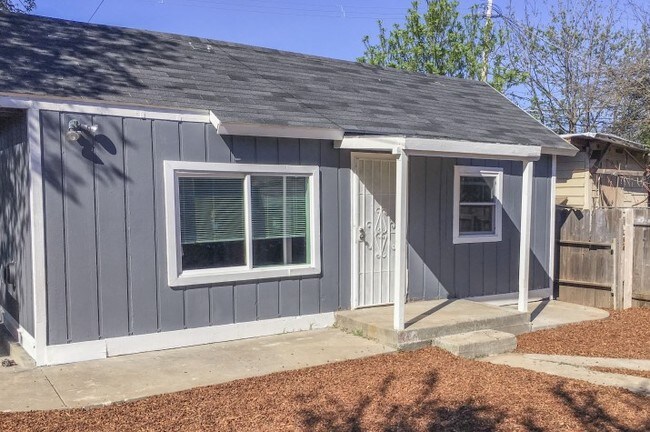 Unit 216-2 - 214-216 Arkansas St